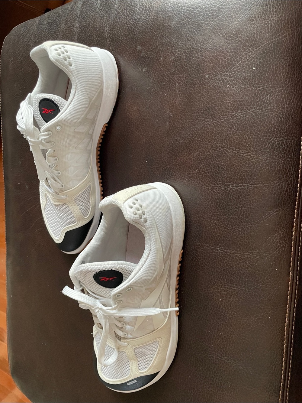 Reebok women’s White Black Mesh Low-Top Sneakers - Picture 3 of 8